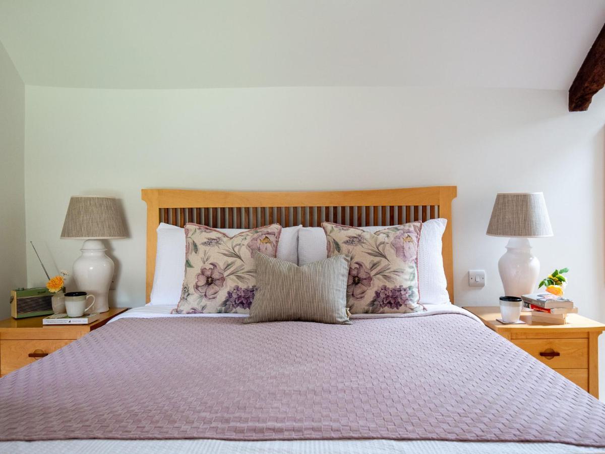 Adlestrop Climbing Rose Cottage - Dog Friendly - Peaceful Cotswold Cottage מראה חיצוני תמונה