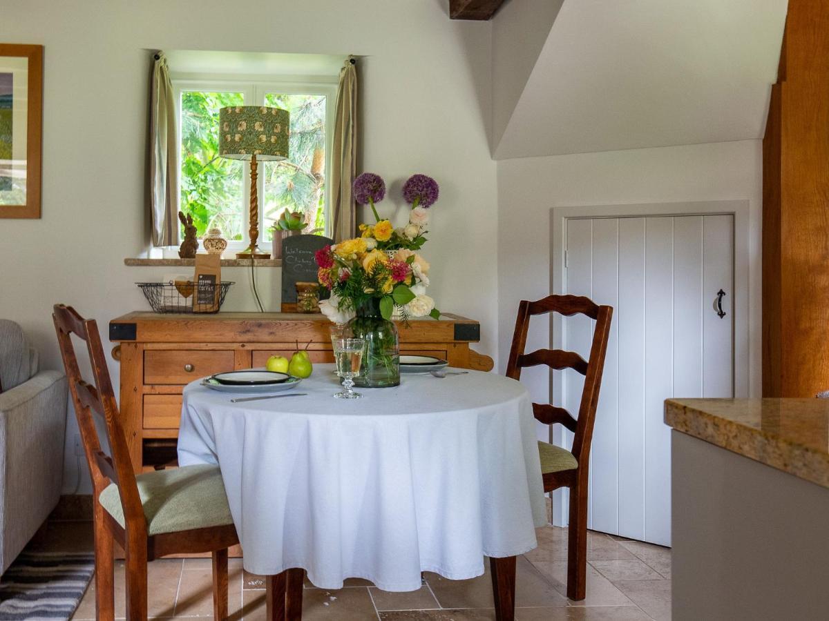 Adlestrop Climbing Rose Cottage - Dog Friendly - Peaceful Cotswold Cottage מראה חיצוני תמונה