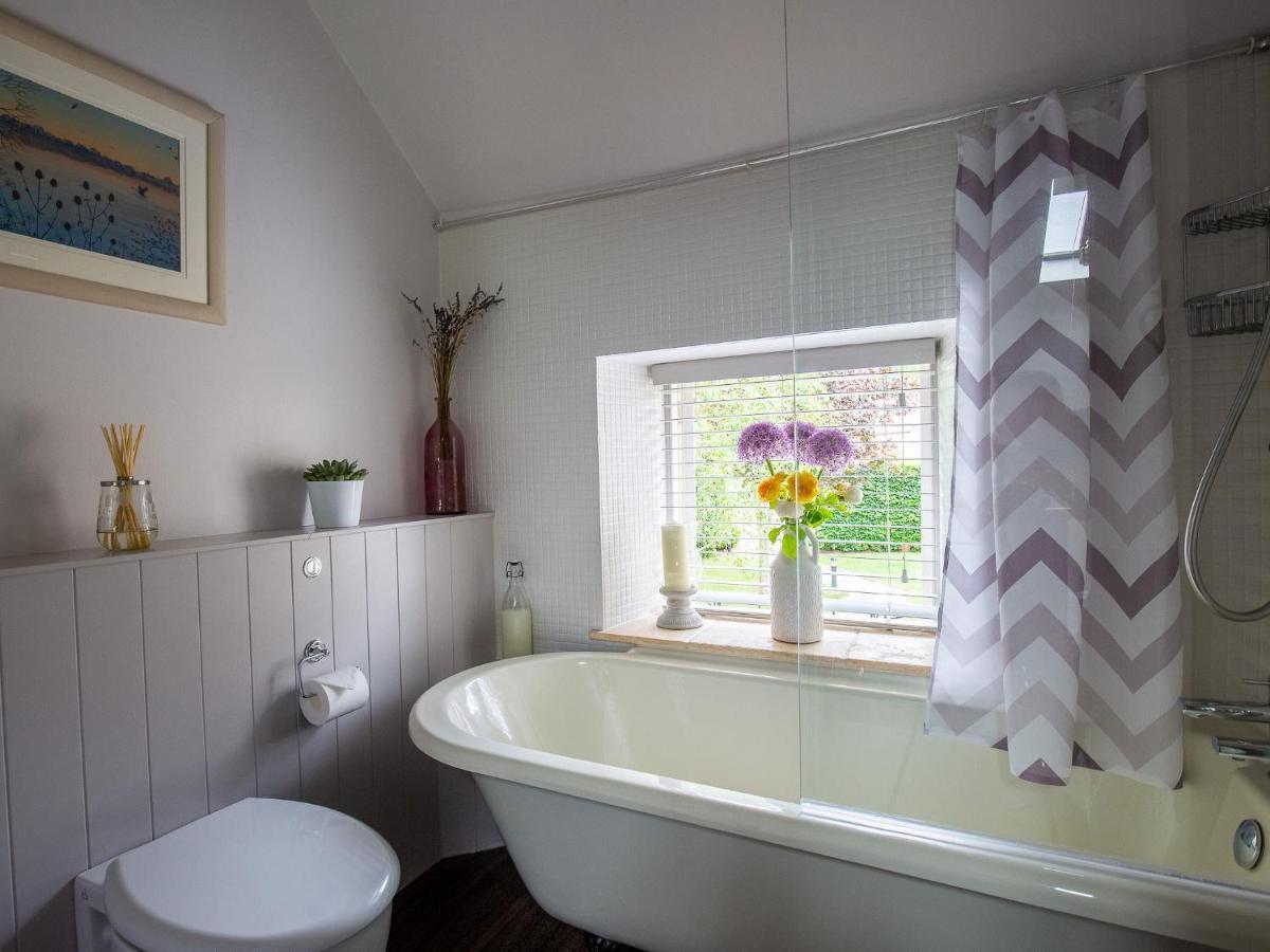 Adlestrop Climbing Rose Cottage - Dog Friendly - Peaceful Cotswold Cottage מראה חיצוני תמונה